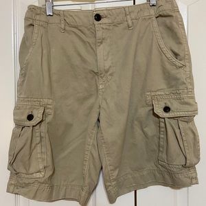 Arizona cargo shorts. Size 33. Lighter Khaki color